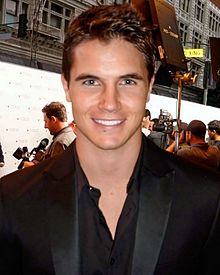Robbie Amell Quotes