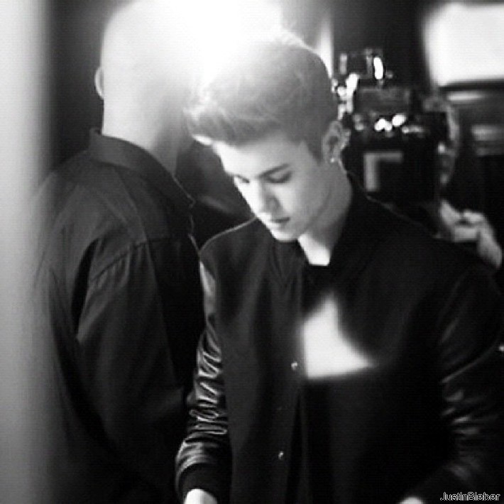 justin single girls Dating justin bieber description justin wants to test all his girl fans and the winner will be invited to a fantastic date. justin single girls Dating justin bieber description justin wants to test all his girl fans and the winner will be invited to a fantastic date.