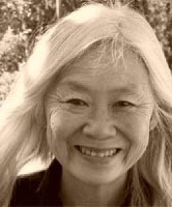 maxine hong kingston essays In the essay no name woman maxine hong kingston tells a story from her chinese culture, of a forgotten aunt whose husband went to america during his absence the aunt mysteriously became with child. maxine hong kingston essays In the essay no name woman maxine hong kingston tells a story from her chinese culture, of a forgotten aunt whose husband went to america during his absence the aunt mysteriously became with child.