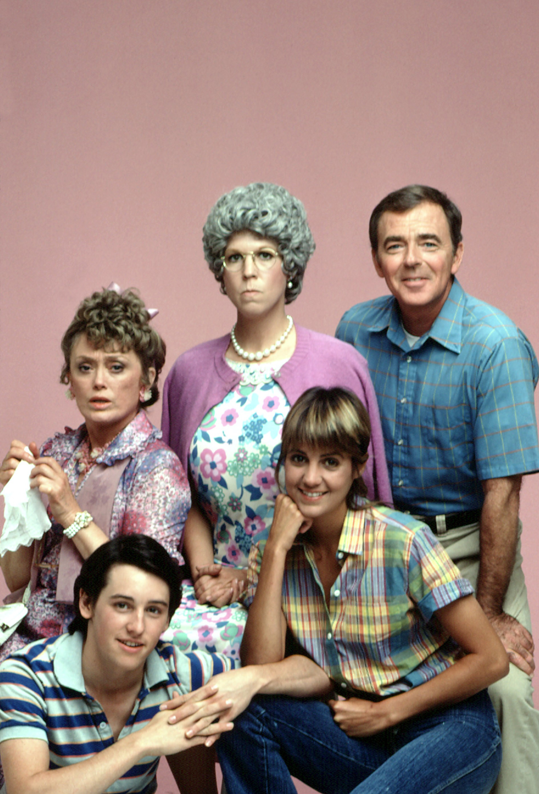 Mama Family Cast