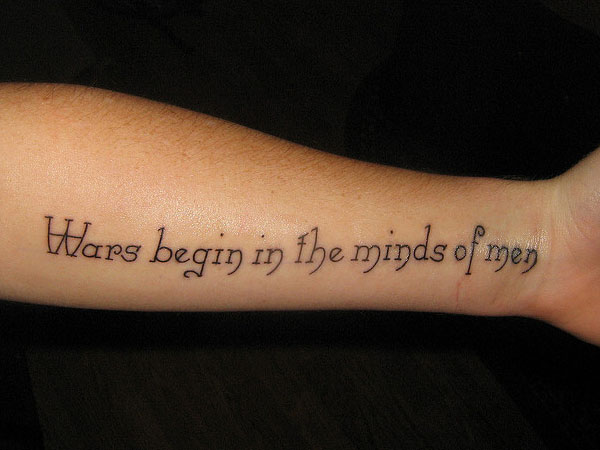 Russische Tattoo-Zitate für Männer