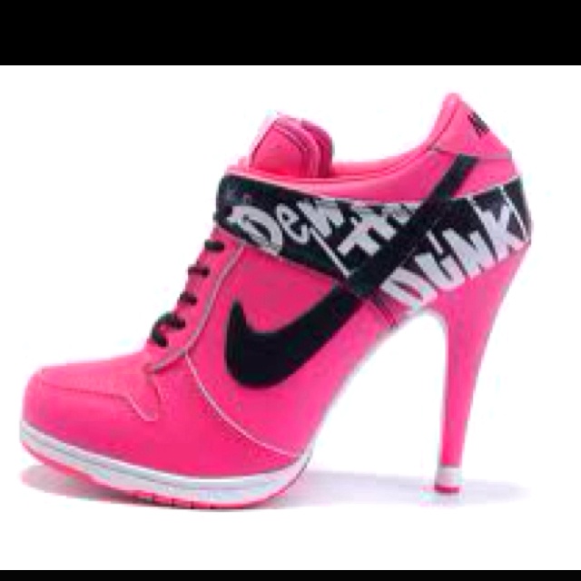 pump up nike shoes