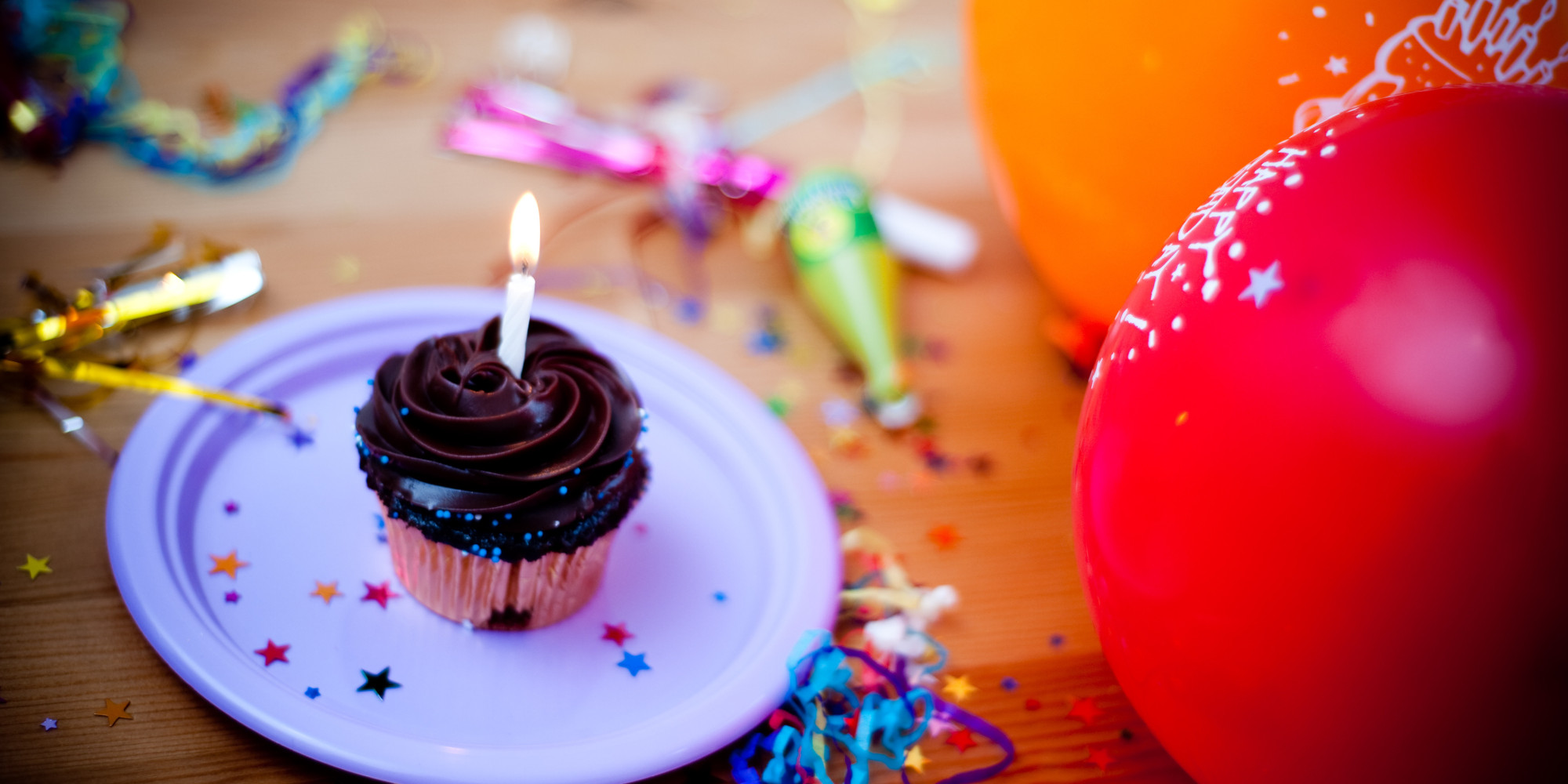 Днем рождения заранее. Happy Birthday Party. Cupcake Party. Можно ли праздновать день рождения заранее. Почему нельзя отмечать день рождения заранее.