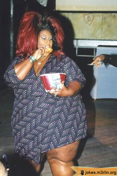 116110074-000946-fat-overweight-black-woman-with-huge-red-hair-eating-kfc-chicken11.jpg