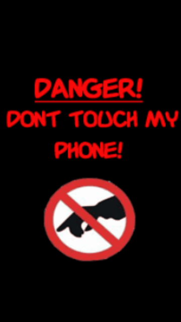 Don t touch him. Заставка на телефон не трогать. Не трогай мой телефон. Обои чтобы не трогали телефон. Обои не трогай мой телефон.