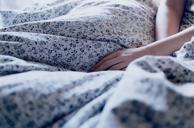 Ложимся спать. He likes sleep. He likes sleep. Let's sleep. He likes sleep.