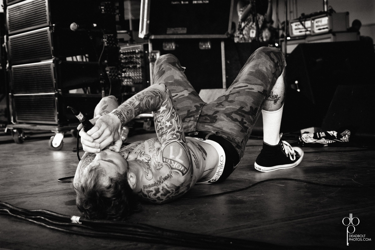 My best friend. Machine gun kelly blackbear. Machine gun kelly blackbear. Machine gun kelly прическа 2021. Колсон бэйкер.