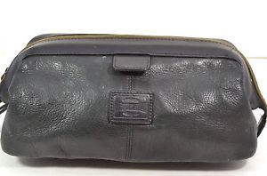 fossil leather toiletry bag