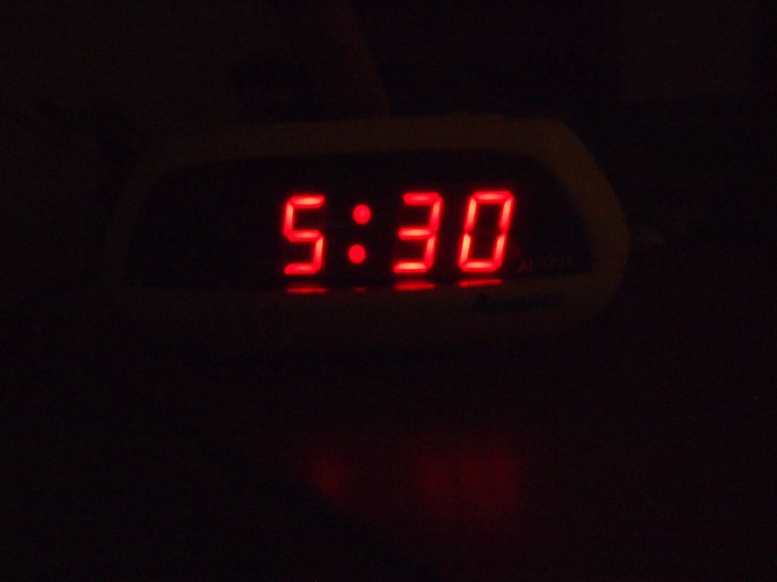 Электронные часы шесть утра