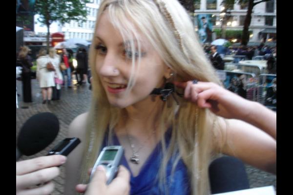 decide for yourself if this is the real Evanna Lynch - Picture