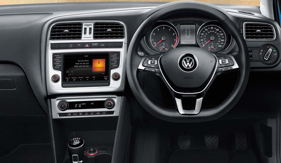 Скрытые функции поло. Volkswagen Polo 2005 панель. Volkswagen Polo 2014 панель. Фольксваген поло Престиж 2021. Фольксваген поло панель 2023.