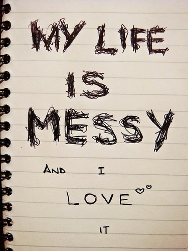 This world is a mess. Messy Life.. My Life is a mess. Messy перевод. Предложение на английском со словом messy.