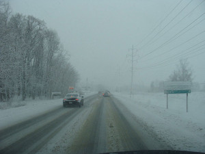 winter-vehicle-survival-kit-snowstorm.jpg