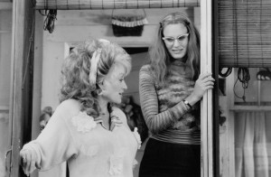Pin Still Of Daryl Hannah And Dolly Parton In Steel Magnolias on ...