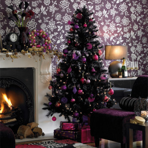 of gold make this dining room look absolutely festive. Black Christmas ...