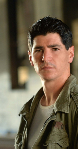 MV5BMTgwNDI3MzcwNl5BMl5BanBnXkFtZTgwNzA3MjkwNDE%40._V1_SY1200_CR586,0 ...