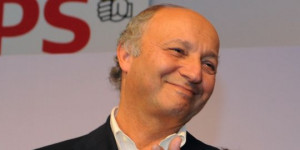 Laurent Fabius remporte le prix de l’humour politique !
