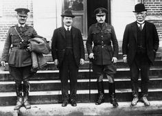 WW1: Field Marshal Douglas Haig second from right, commanding British ...
