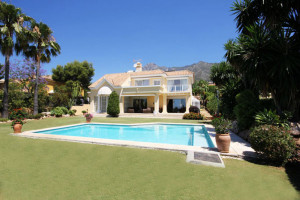 Patrice Motsepe House And Cars House area 839 m2 on the top