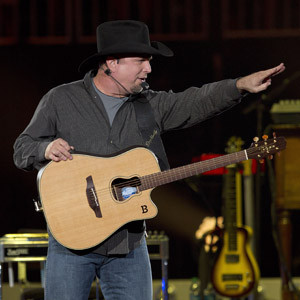 Garth Brooks Delivers Emotional ‘All American Kid’ Performance At