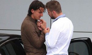 After a female reporter asked if he was gay, following the photos of ...