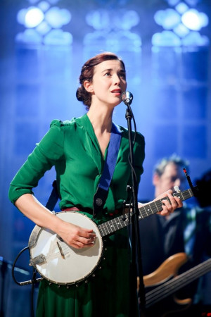 ... Lisa Hannigan, Irish Songstress, Concerts Band, Ethereal Lisa, Green