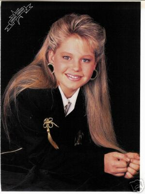 Beautiful Sister CANDACE CAMERON – Kirk sister! Beautiful hair!