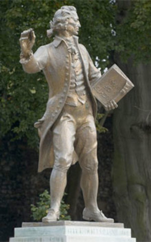 statue to the revolutionary pamphleteer Thomas Paine in his home ...