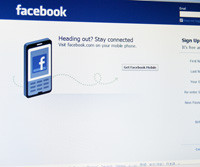 Thanks to smartphones, Facebook stalkers have access to their exes 24 ...