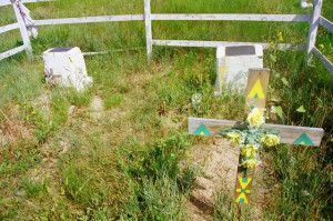 The graves of Dull Knife and his buddy Little Wolf in the Cheyenne ...