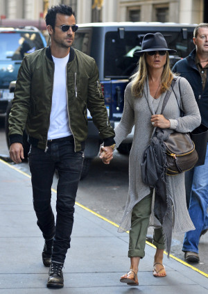 PS… Is it just me or does Jennifer’s diamond ALWAYS look cloudy? I ...