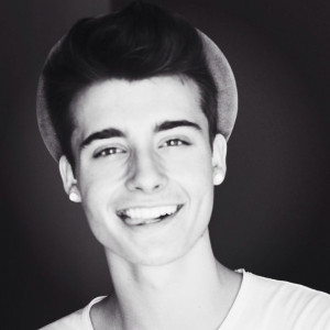 Christian Collins Weeklychris Twitter picture