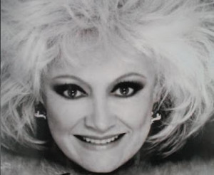 PHYLLIS DILLER Biography Pictures Quotes Photos Videos News robe ...