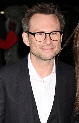 USA Network picks up hacker drama 'Mr. Robot' with Christian Slater