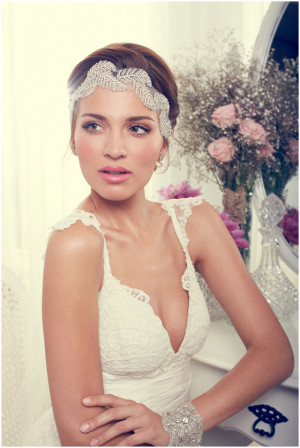 Anna Campbell ships her bridal accessories worldwide and you can also ...