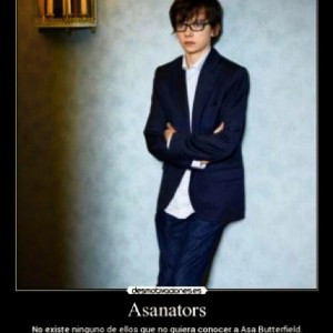 ... ninguna-de-ellas-que-no-quiera-conocer-a-Asa-Butterfield2-300x300.jpg
