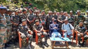 2015 Nepal earthquake Nepal Sushil Koirala meets Indian Army at Barpak ...