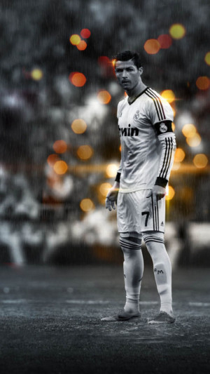 Cristiano-Ronaldo-In-The-Rain-540x960.jpg