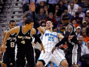 Danny Green and Stephen Jackson are such meanies. (AP/Gerald Herbert)
