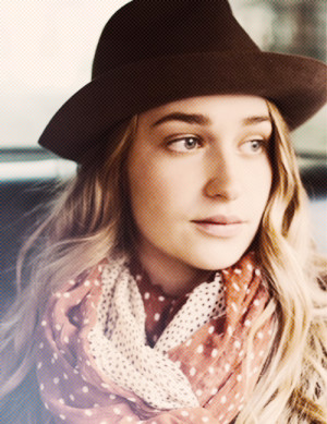 Source: http://fuckyeahgirlshbo.tumblr.com/post/38652690813 Like