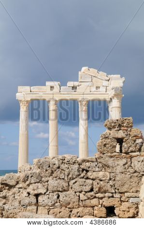 or Photo of Ancient Greece buildings and structures in foreign country