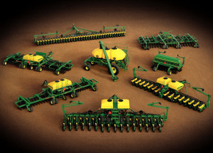 1770NT CCS 24Row30 Drawn Planter