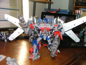 ... /albums/uu157/hellcutespawn/Jetwing-Optimus-Prime-2_1307989255.jpg