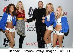... Kelsey Grammer poses with his daughter Mason Olivia and Eloise DeJoria