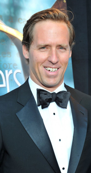 MV5BMjExNTk3NTAzM15BMl5BanBnXkFtZTcwNTA1MDM0Nw@@._V1_SY1200_CR84,0,630 ...