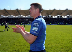 Brian O'Driscoll salutes the Leinster crowd.
