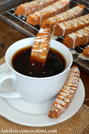 Give Extra This Holiday Season: Cinnamon Roll Biscotti and Mini ...