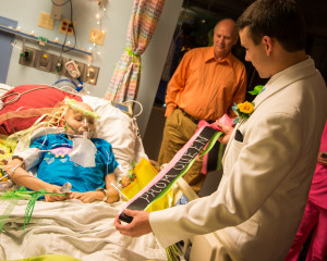 ... Teen Dying From Cancer, Gets Amazing Dream Prom From Her Community