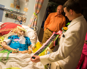 ... Teen Dying From Cancer, Gets Amazing Dream Prom From Her Community