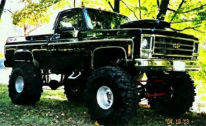 Old lifted Chevy truck. Want! Who says girls can’t love trucks?!